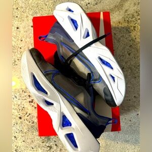 Nike women’s size 9.5  Zoom x Vista Grind.